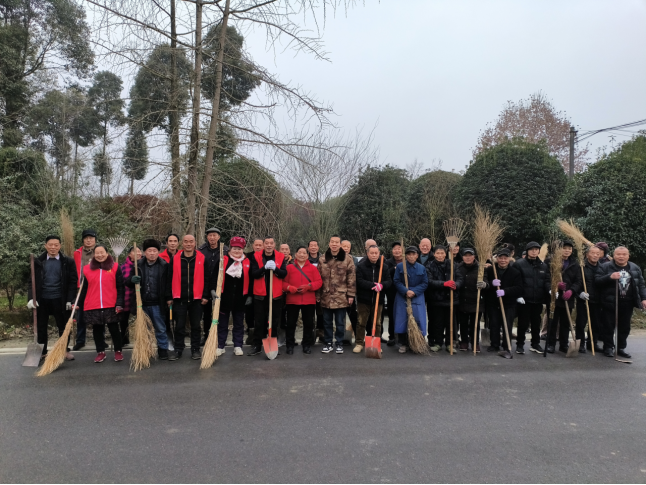 寿安镇1期--世间万千斑斓色 最美当属“志愿红”——寿安镇岷江村组织开展环境卫生提升党员志愿服务活动230.png